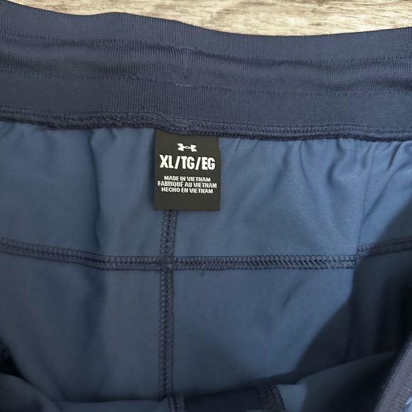 Under Armour Men's Blue Camo joggers - Picture 4 of 9